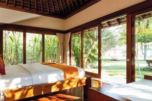 4 bedrooms, in-room safe, iron/ironing board, bed sheets