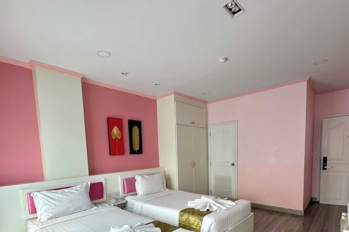 Superior Twin Room, Balcony, City View