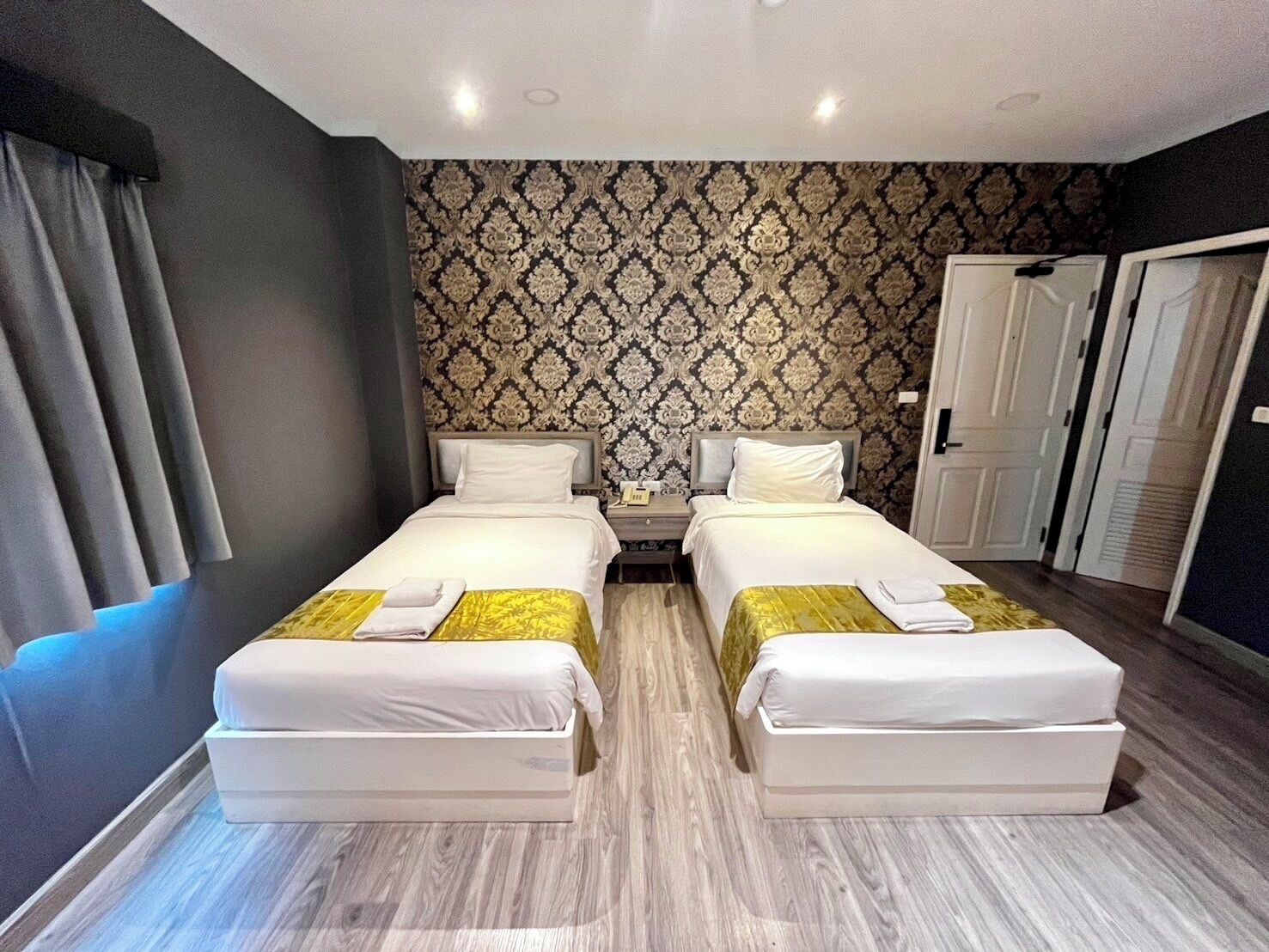 Suite – junior | Skrivebord, lydisolert, wi-fi (inkludert) og sengetøy