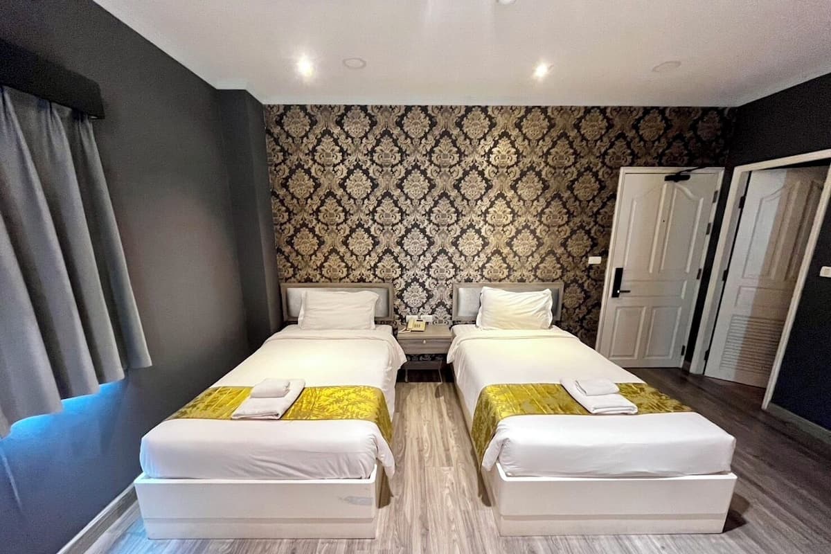 Suite – junior | Skrivebord, lydisolert, wi-fi (inkludert) og sengetøy