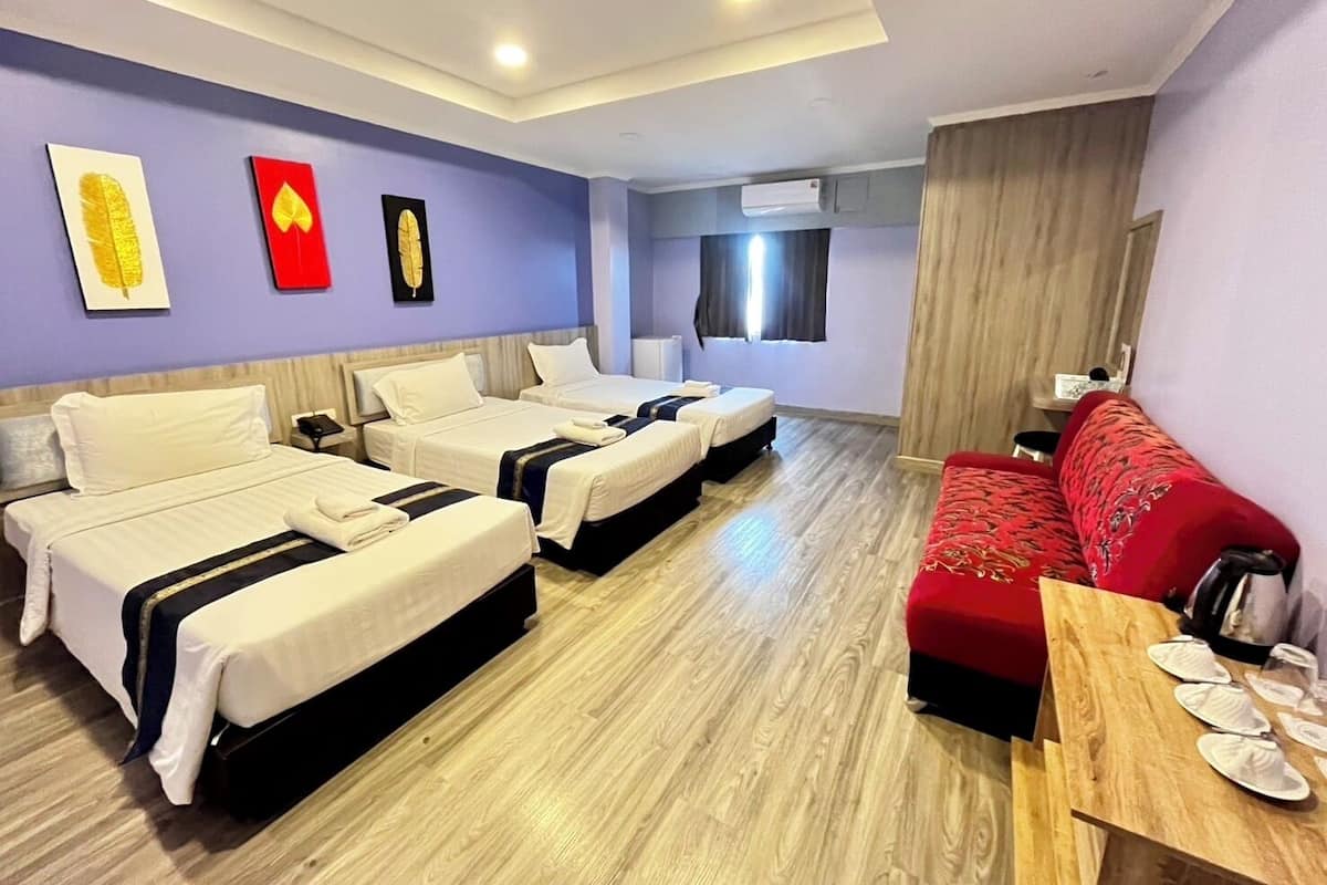 Superior Triple Room, Balcony, City View