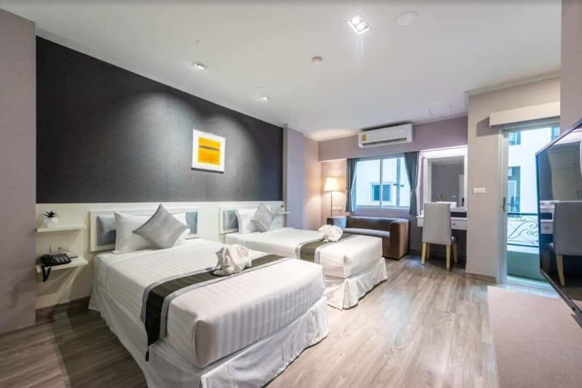 Quarto duplo superior | Escrivaninha, Wi-Fi de cortesia, roupa de cama