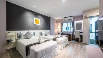 Superior Twin Room | Desk, soundproofing, free WiFi, bed sheets