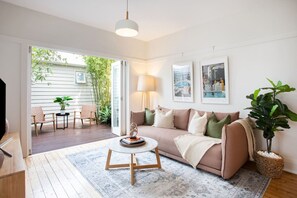 Unclassified image, 5 of 36, button - Designer 3BR garden apartment + free secure parking (Paddington)
