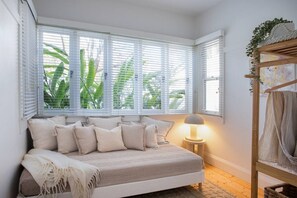 3 camere, una scrivania, ferro/asse da stiro, Wi-Fi