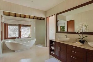Hair dryer, towels, soap, shampoo - Villa Tirta Nila | East Bali 4BR Beachfront | Lagoon Access & Chef (Candidasa)