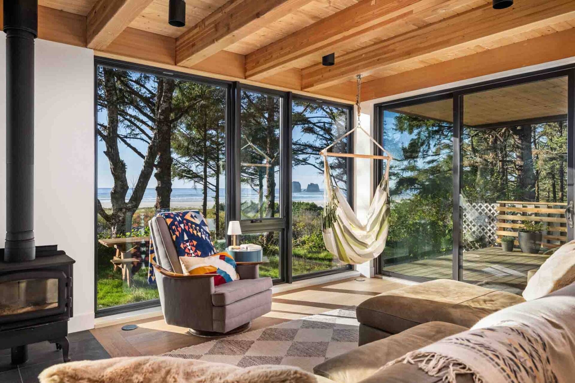 Smart TV, books, stereo