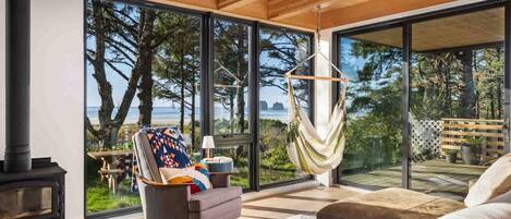 Smart TV, books, stereo