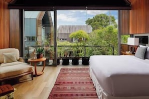 5 habitaciones, escritorio, wifi y ropa de cama