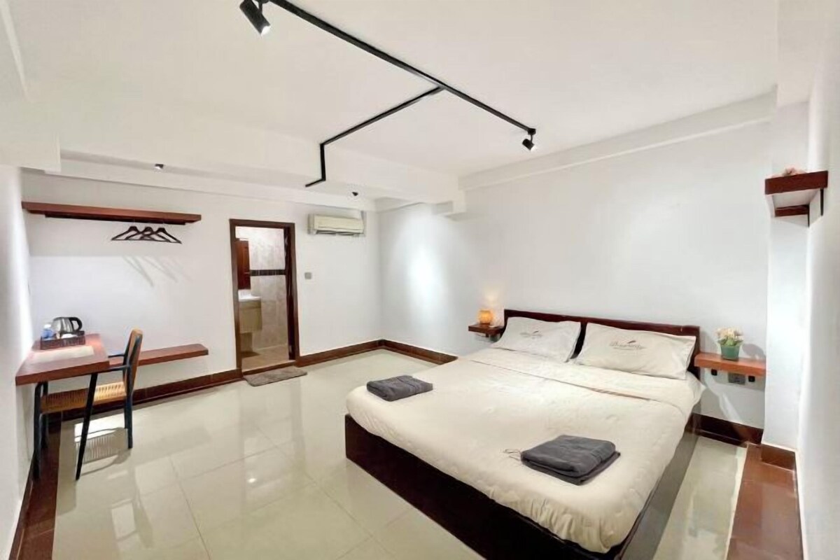 Budget Room