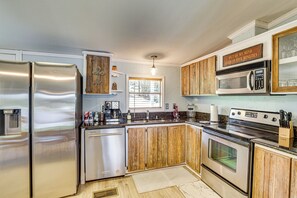 Refrigerador, microondas, placa de cocina, lavavajillas