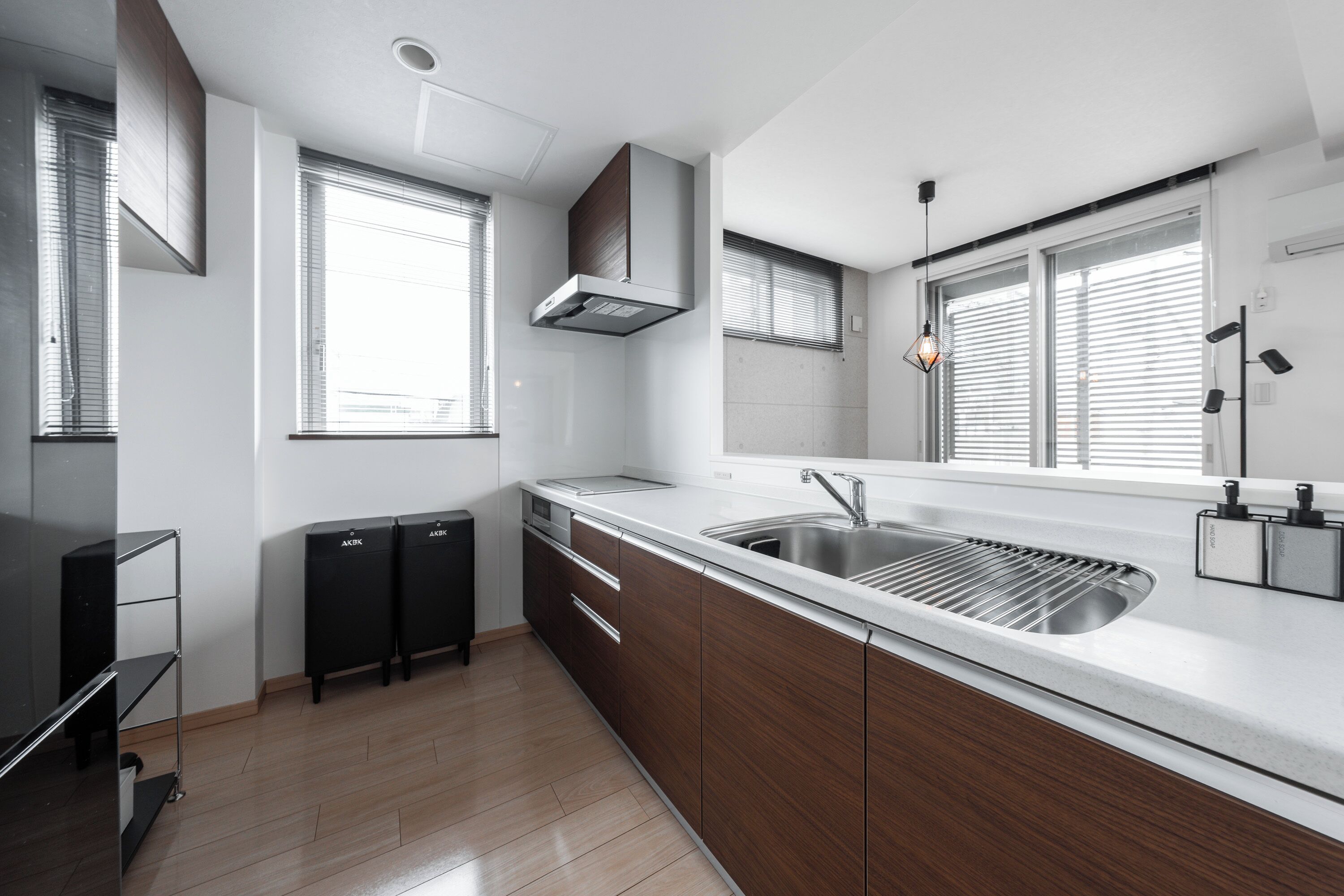 Refrigerador, microondas, placa de cocina, tostadora