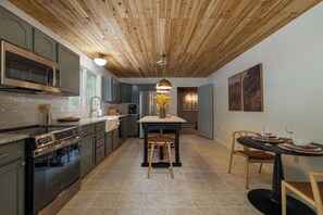 Mikrowelle, Ofen, Herdplatte, Geschirrspüler