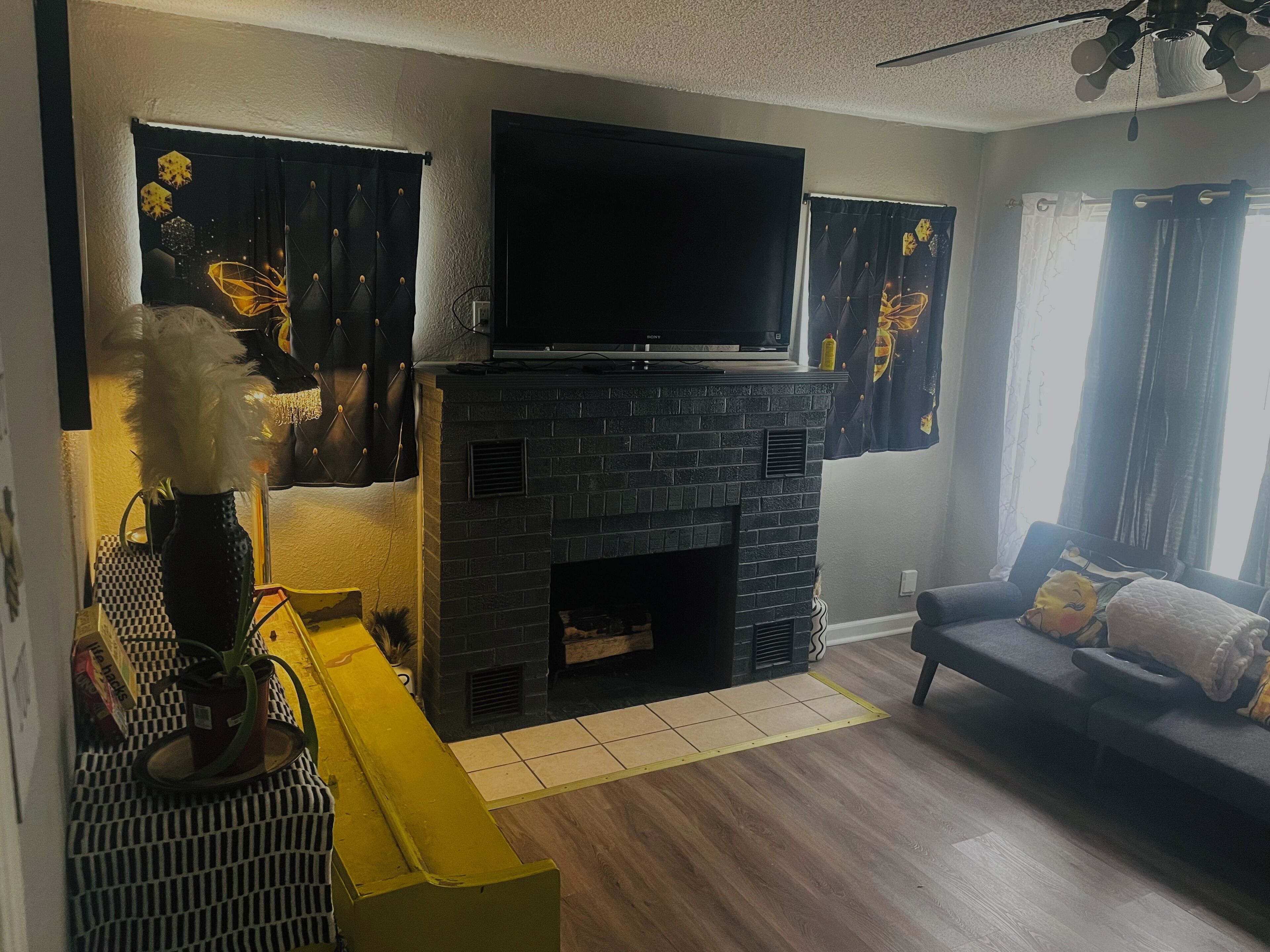 Televisión, chimenea