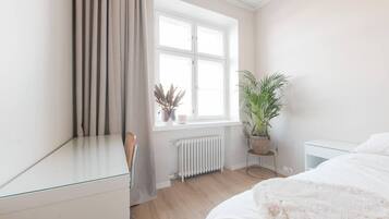 2 bedrooms, desk, iron/ironing board, free WiFi