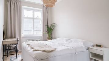 1 bedroom, desk, iron/ironing board, free WiFi