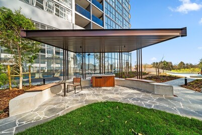 Apartment with Gym and Indoor Pool Access