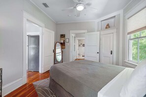 2 chambres, fer et planche à repasser, Wi-Fi, draps fournis