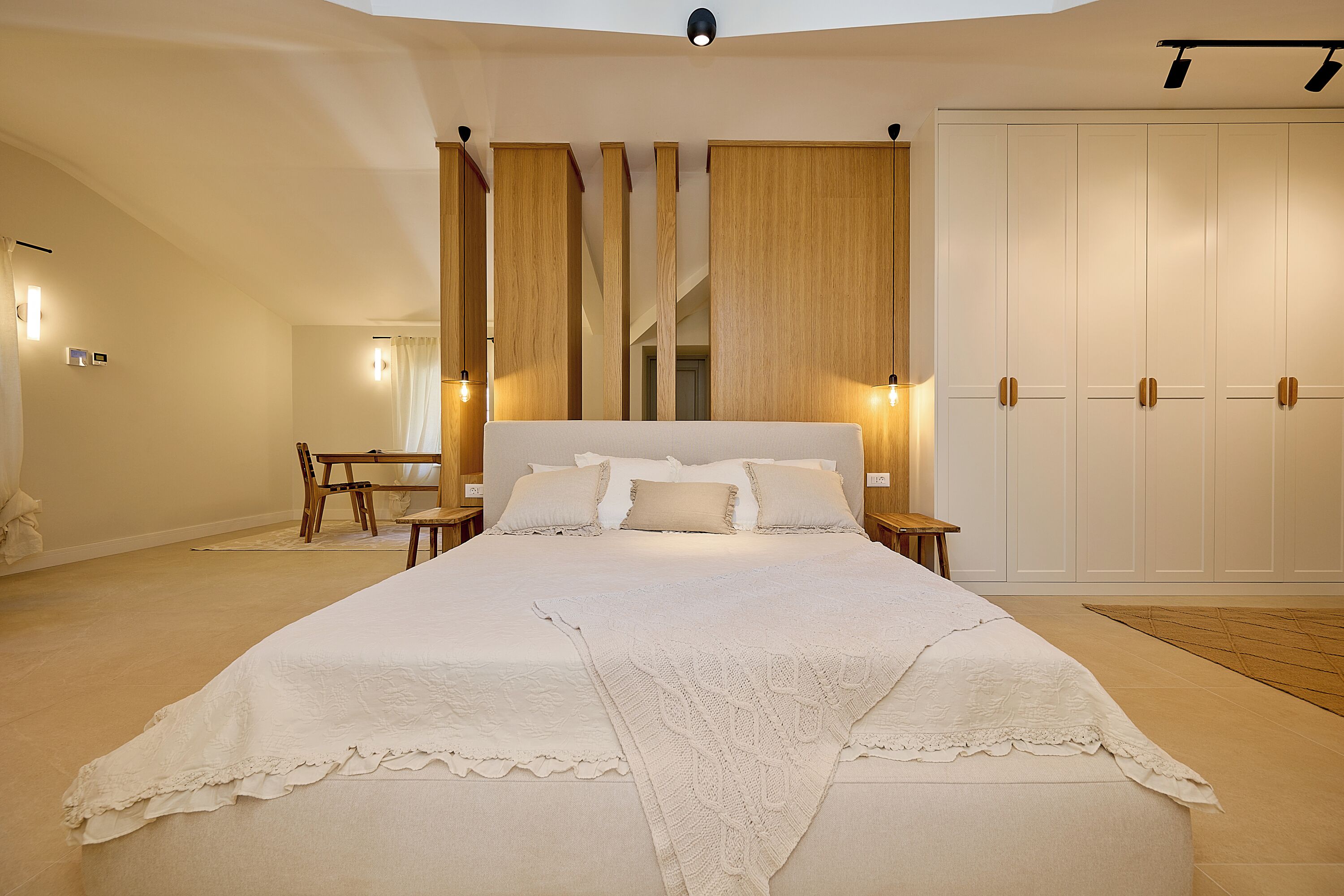 3 chambres, fer et planche à repasser, Wi-Fi, draps fournis