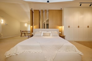 3 bedrooms, iron/ironing board, WiFi, bed sheets - VILLA TOMA DOBROTA 1881
Seafront villa in Kotor (Dobrota)