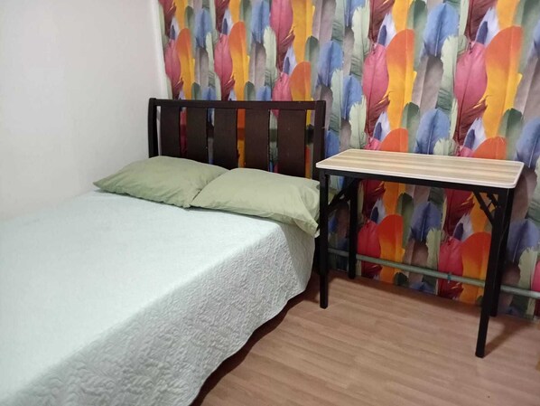 Deluxe Double | Soundproofing, free WiFi, bed sheets - OYO 1170 Mvm Transient Home Pasay (Pasay)