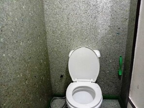 Shower - OYO 1170 Mvm Transient Home Pasay (Pasay)