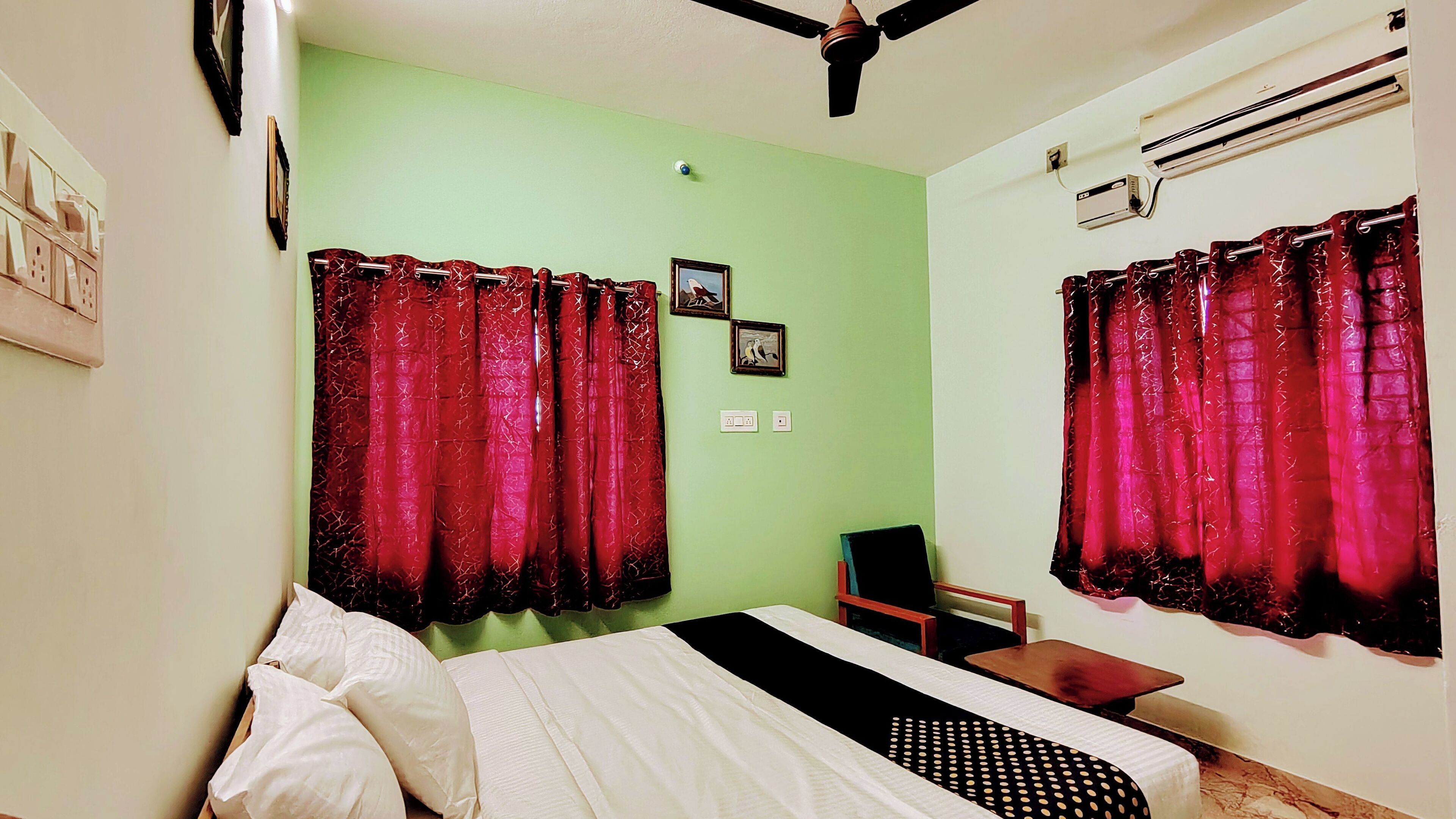 Egyptian cotton sheets, premium bedding, individually furnished