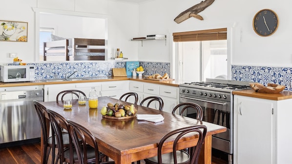 Microwave, dishwasher