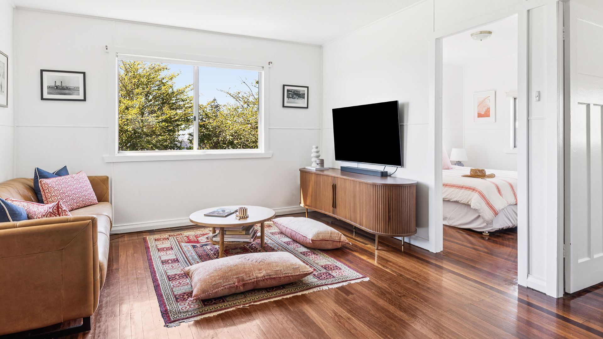 3 bedrooms, internet, bed sheets