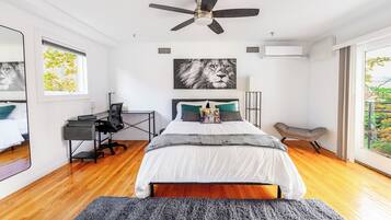 3 habitaciones, caja de seguridad en la habitación y escritorio