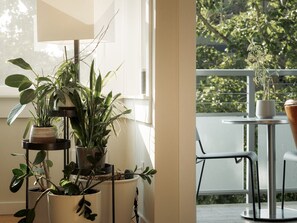 Interior - Artsy Capitol Hill Gem City View Workspace Parking (Seattle)