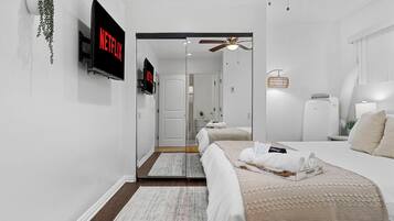 2 bedrooms, iron/ironing board, WiFi, bed sheets