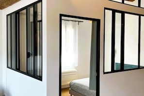 2 bedrooms, bed sheets - Charming air-conditioned duplex apartment in the heart of Paris (Avignon)