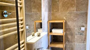 Dusche, Handtücher, Seife, Toilettenpapier