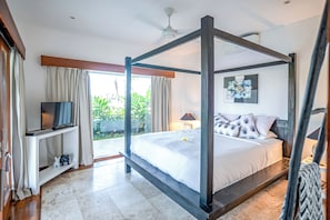 Luxury Villa, Patio, Pool View