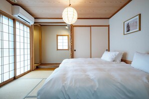 Desk, laptop workspace, iron/ironing board, free WiFi - SEKKA (Furano)