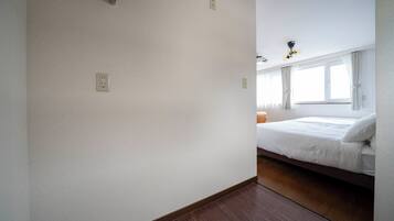Desk, laptop workspace, iron/ironing board, free WiFi