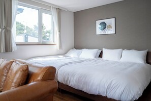 Työpöytä, kannettavalle tietokoneelle sopiva työtila