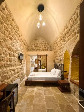 Standard Double Room, Courtyard View, Midyat | Free minibar, blackout drapes, iron/ironing board, free WiFi