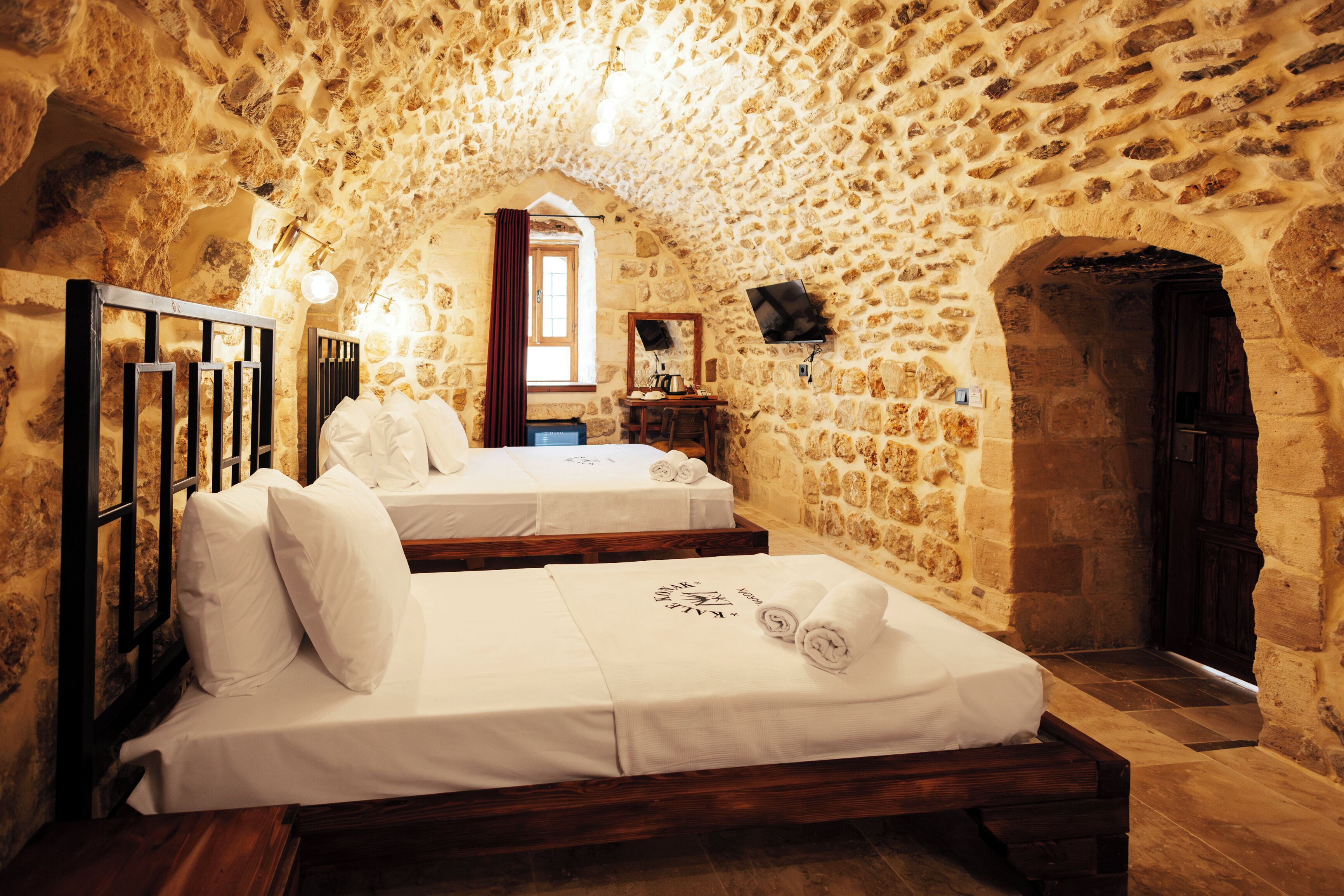 Kamar Double atau Twin Keluarga, pemandangan kota | Minibar gratis, tirai kedap cahaya, dan setrika/meja setrika