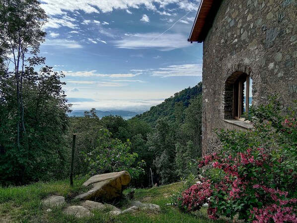 Property grounds - The Acorn, a place of peace and reflection (Piemonte)