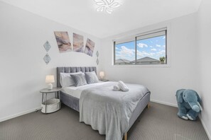 4 Schlafzimmer, Bügeleisen/Bügelbrett, WLAN, Bettwäsche