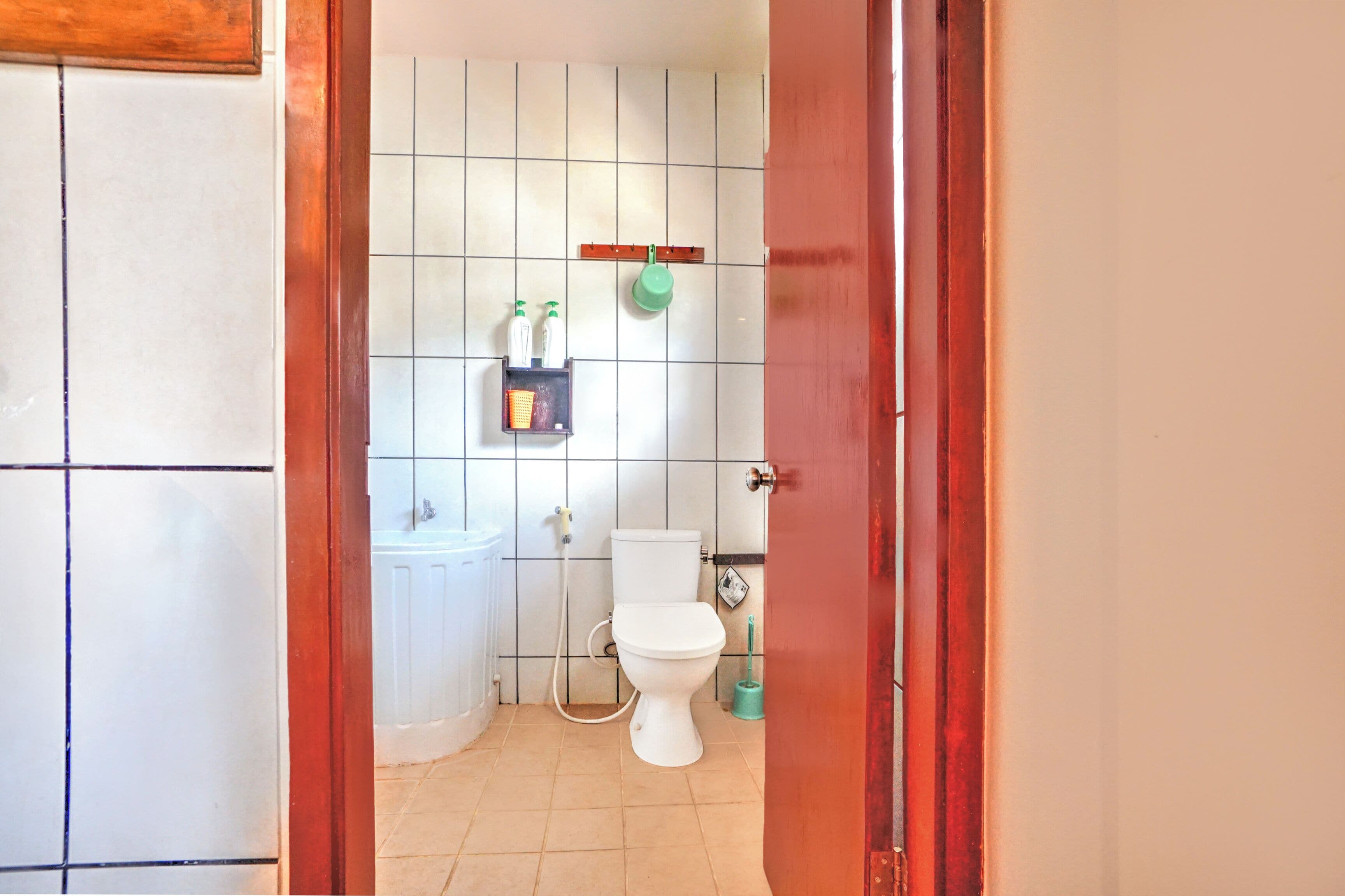 Standard Suite | Bathroom | Shower, towels