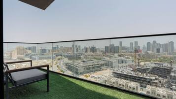 Apartamento luxo, sacada, vista para a cidade | Sacada