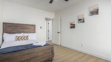 5 bedrooms, desk, iron/ironing board, free WiFi