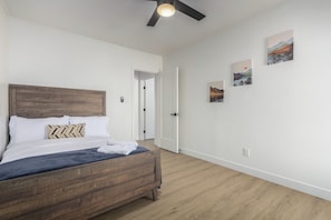 5 bedrooms, desk, iron/ironing board, free WiFi