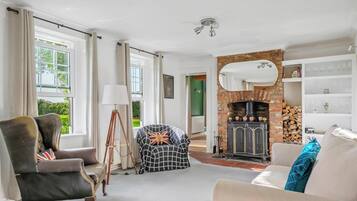 Smart TV, fireplace, offices