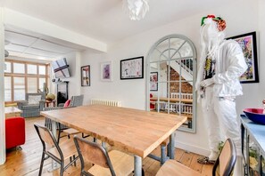 Dining - Brighton Seaside 3 Bed Retreat (Brighton and Hove)