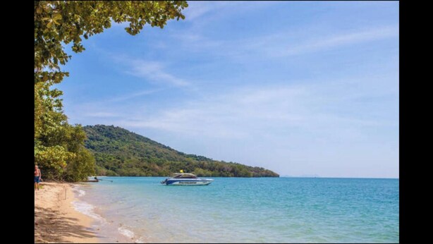 Unclassified image, 1 of 48, button - 150 m from a paradise beach 3 bedrooms pool (Tambon Nong Thale)