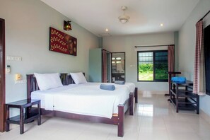 3 bedrooms, iron/ironing board, Internet, bed sheets - 150 m from a paradise beach 3 bedrooms pool (Tambon Nong Thale)